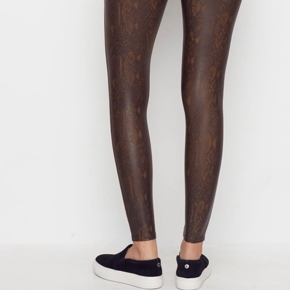 SPANX® Snake Print Faux Leather Leggings
BROWN SNAKESKIN, Size L - Picture 5 of 8